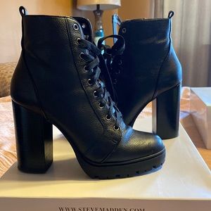 Steve Madden, Laurie